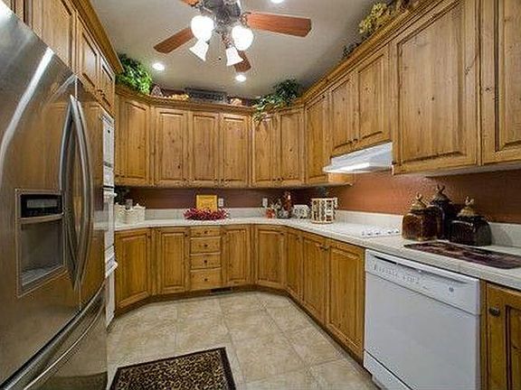 3rd image of 1343 S Somerset Dr