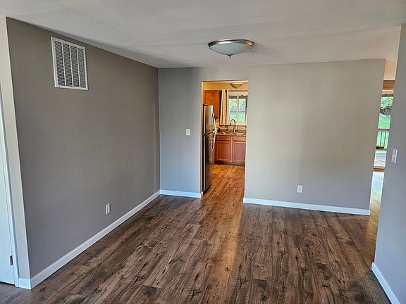 4th image of 2362 Cross Village Dr