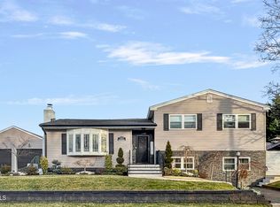 191 Summit Ave, Belford, NJ 07718