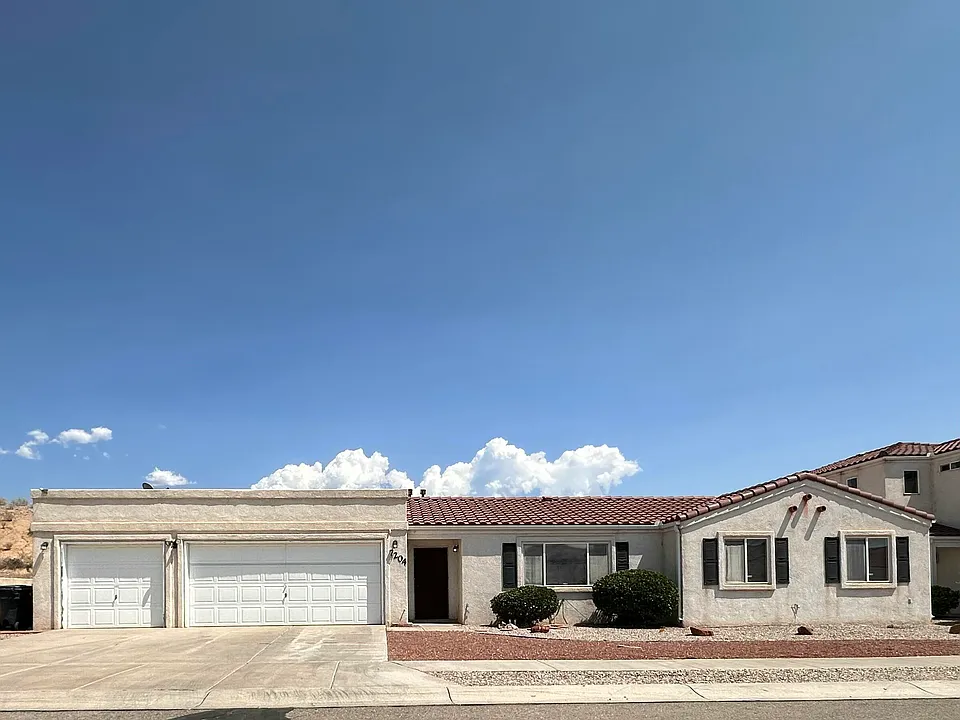 7204 Villa Corrales NE
