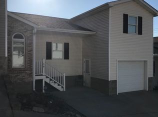 16 Marie Dr, Hurricane, WV 25526