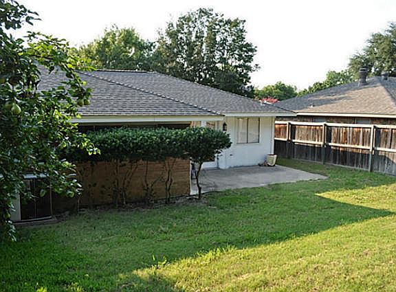 4th image of 1606 Camero Dr