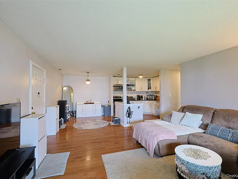 3 Brook Dr #27 — Photo 5