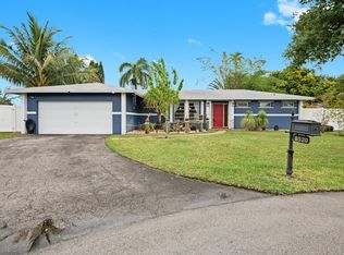 8520 SW 26th St, Davie, FL 33324