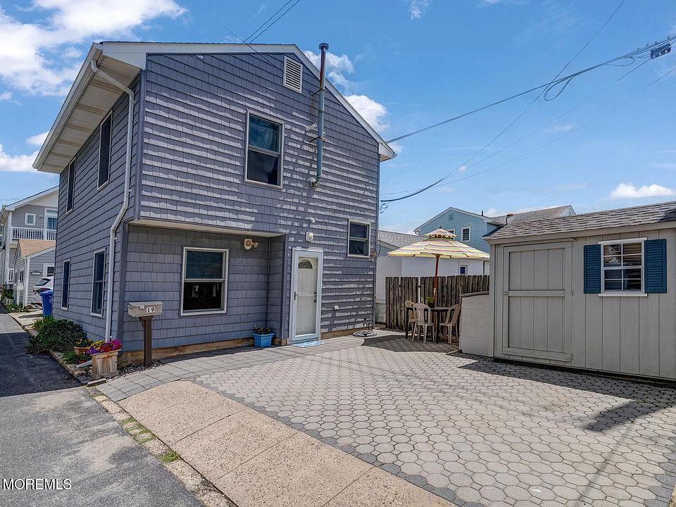 1st image of 19 E Shore Way