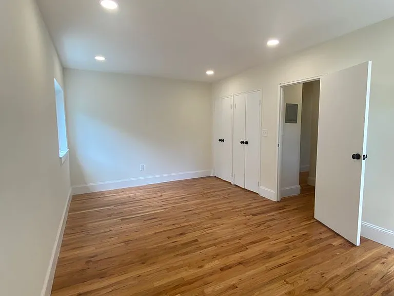 43 Cottage — Photo 31