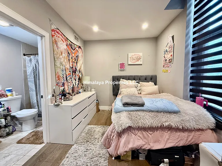407 Dudley St #6 — Photo 10