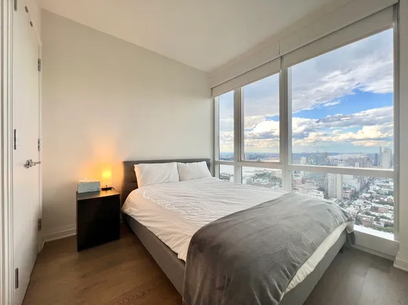 460 West 42nd Street image 3 of 17