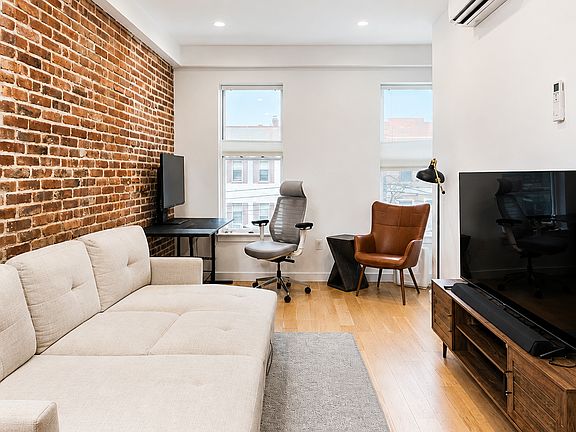 4th image of 383 Bleecker St #3F