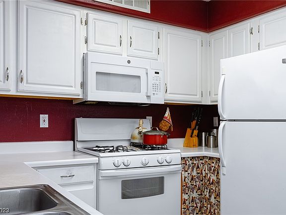4th image of 5710 E Tropicana Ave Unit 1218