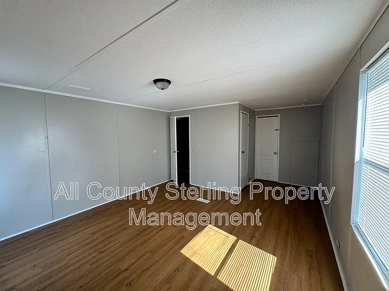 579 SE Baker Ave — Photo 15