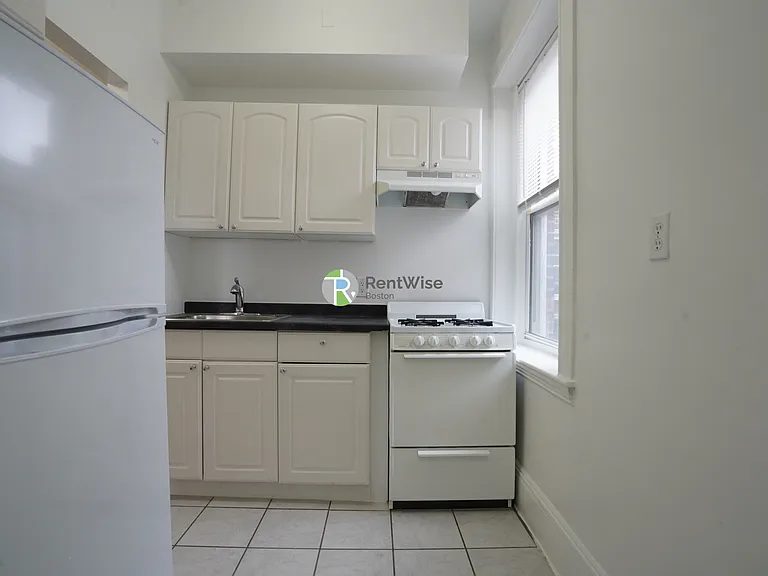 73 Brighton Ave #6 — Photo 7