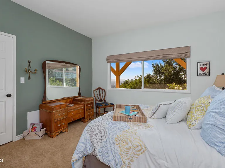 1234 E Tujunga Ave — Photo 30