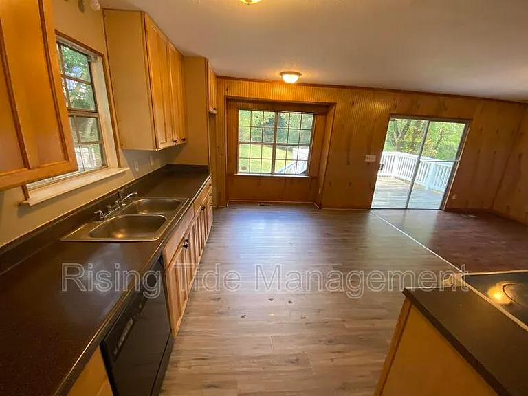540 20th Ct NE — Photo 8