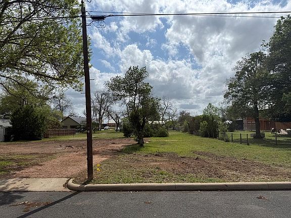 3rd image of 213 West Ln