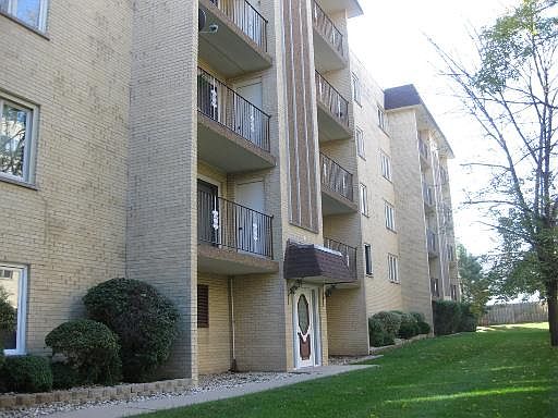 1st image of 4106 N Narragansett Ave APT 508