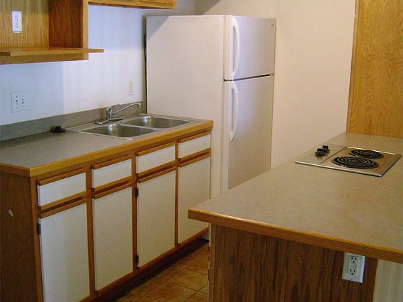 3rd image of 1015 N Molly Ct