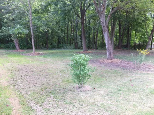 Burkey Rd NW, North Canton, OH 44720