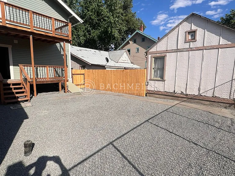 327 SW 2nd St — Photo 26