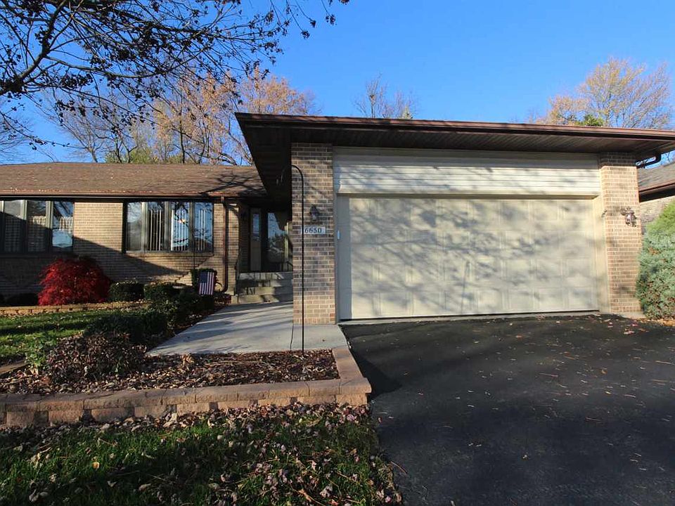 1st image of 6650 Sandalwood Close