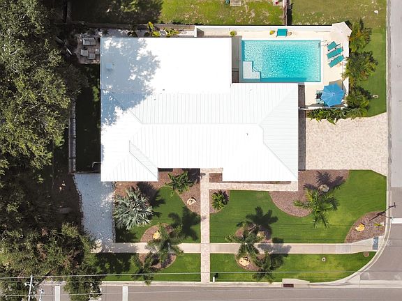 3rd image of 660 San Salvador Dr