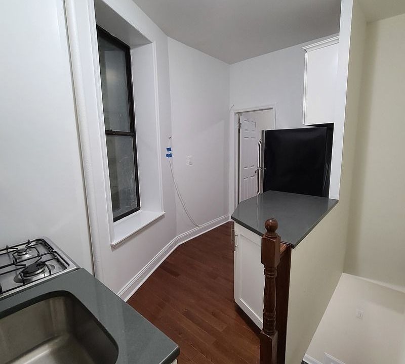 1st image of 345 W 16th St #Ll2