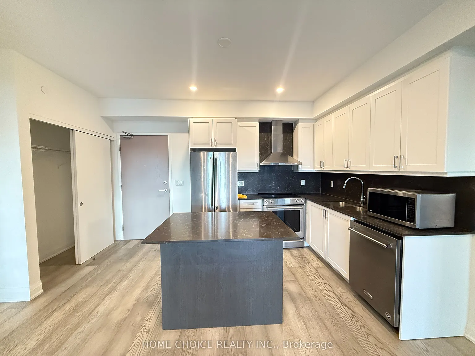 2 bed, $2,300 — Photo 4
