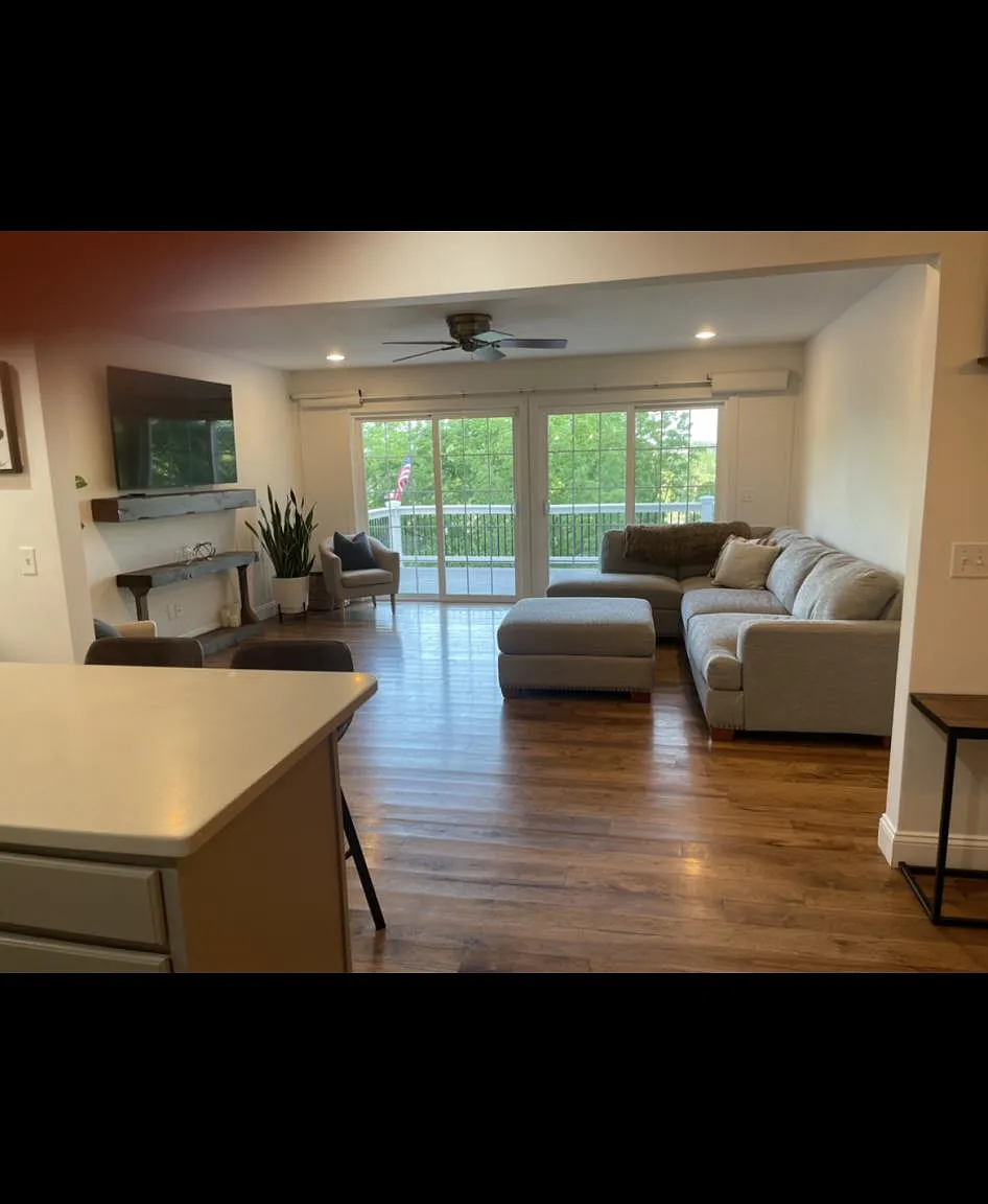 4 bed, 2800 sqft, $3,500 — Photo 2