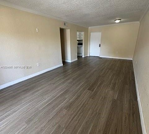 4th image of 525 W 69th St APT 101