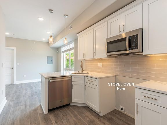 2nd image of 927 W Susquehanna Ave #2