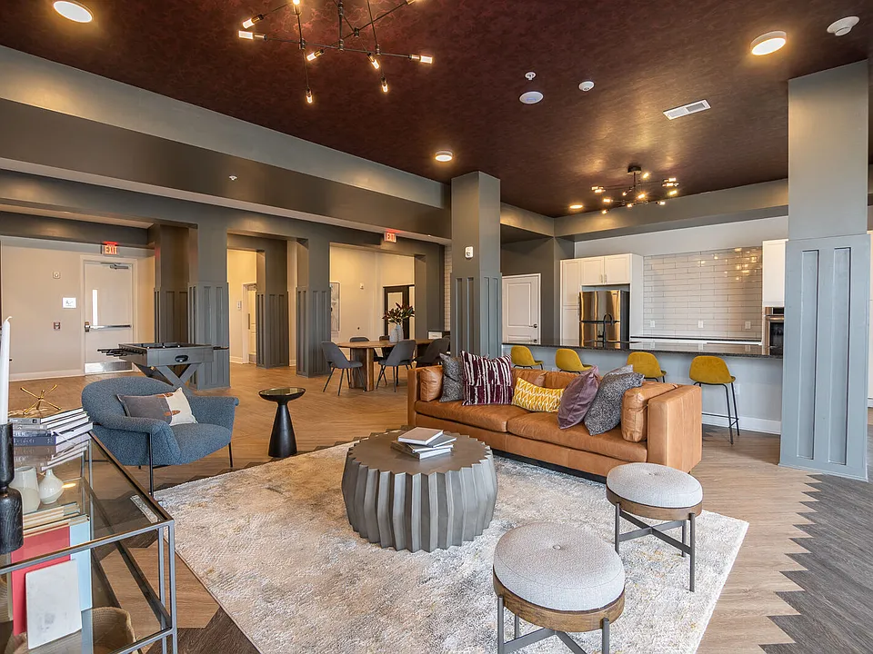 Community Lounge w/ Gaming & Kitchenette