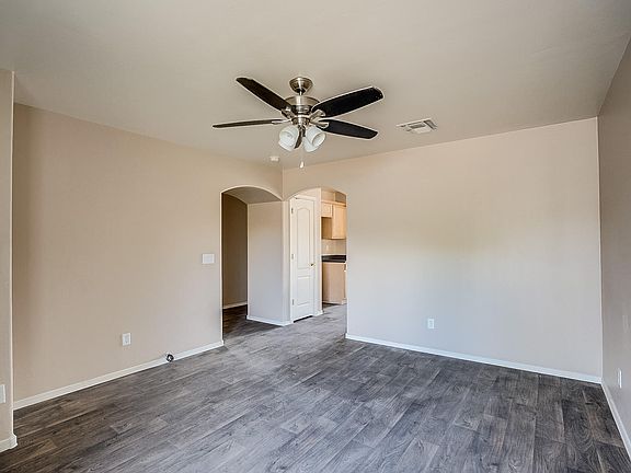 3rd image of 661 W Desert Blossom Dr