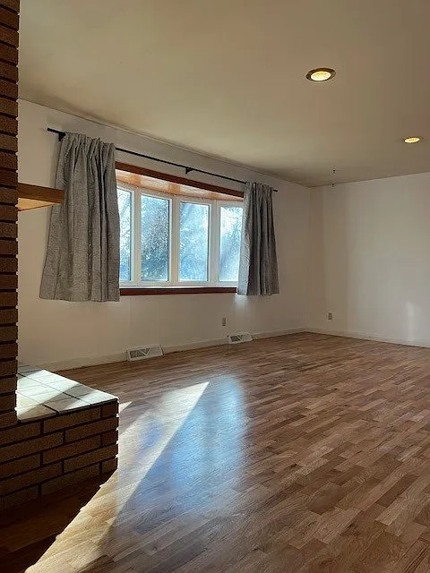 2 bed, 2.5 bath, 2552 sqft, $2,095 — Photo 4