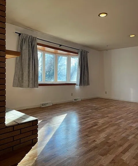 735 Park Ln — Photo 4