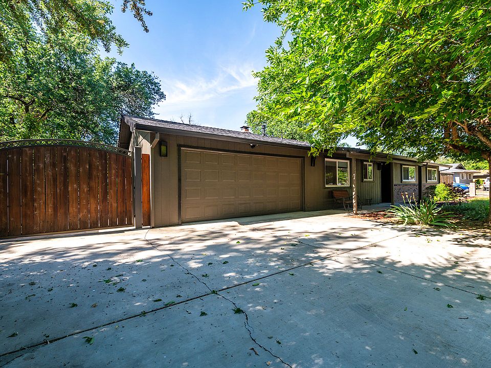 1st image of 21849 Berkeley Dr