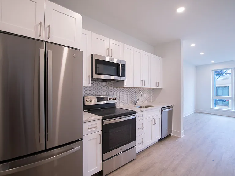 1325 N Lee St #401 — Photo 11