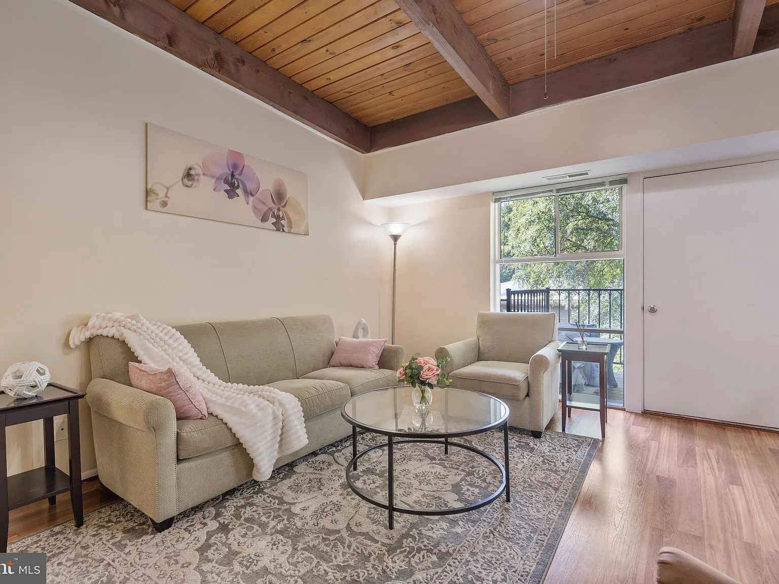 Fairfax Heritage Condo — Photo 4