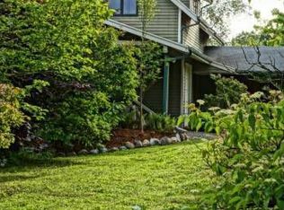 411 E Axton Rd, Bellingham, WA 98226