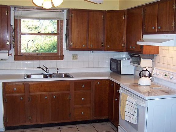 3rd image of 4978 Tanner Dr