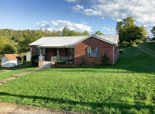 216 3rd St NW, Coeburn, VA 24230