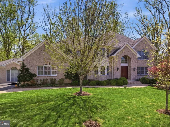 9703 Mill Race Estates Dr, Vienna, VA 22182