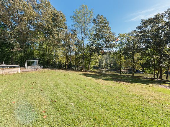 2nd image of 3975 Reid Cir #4