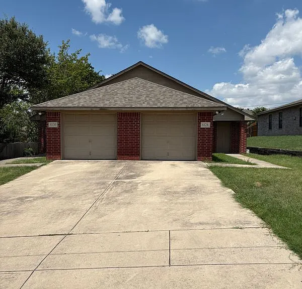 8128 Doreen Ave — Photo 2