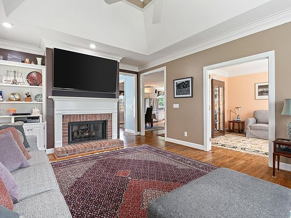 4th image of 513 Oakline Dr