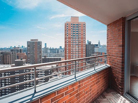 4th image of 500 2nd Ave APT 8E