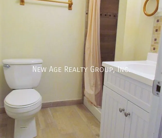 4030 Green St #2 — Photo 9