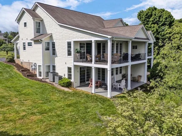 214 Summerwind Dr, Union Hall, VA 24176