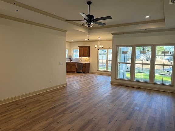4th image of 35 Sloans Village Way SE