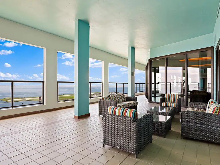 1 Beach Dr SE #2512 — Photo 31