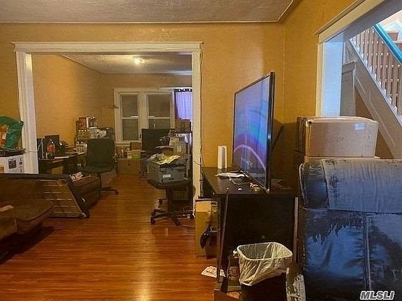 4th image of 107-21 121st St